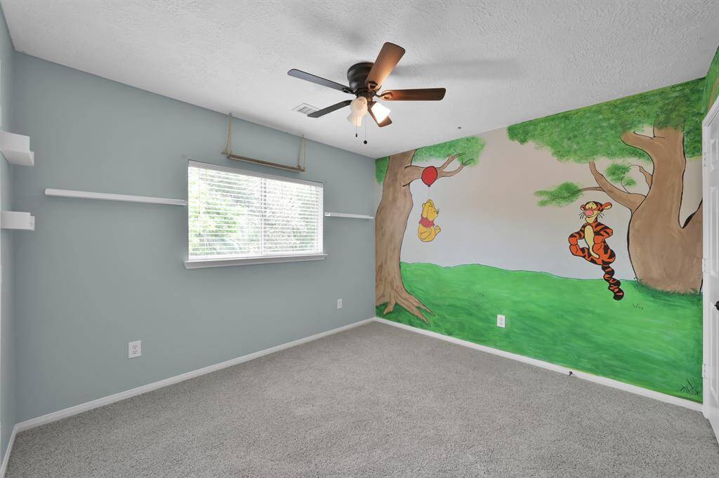 THIRD BEDROOM (WINNIE THE POOH MURAL)
