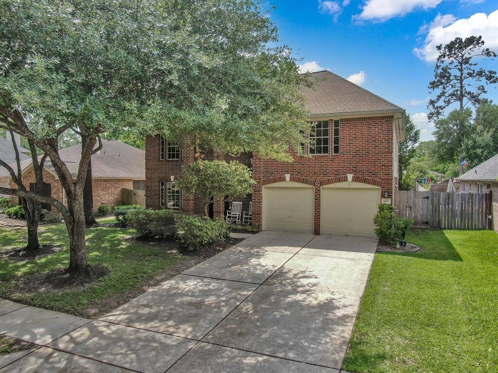 DOUBLE DRIVEWAY - 2 CAR GARAGE (ATTACHED)