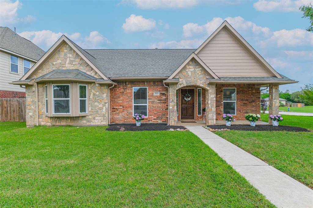 Totally renovated one-story home in quiet Pearland neighborhood next to Centennial Park.