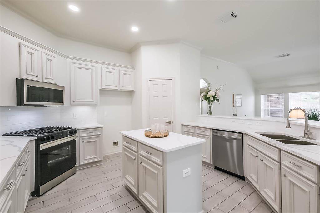 Large corner pantry.