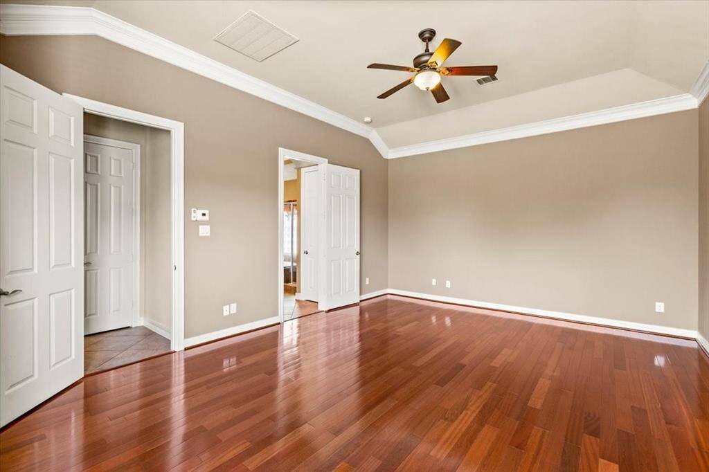 Real wood floors in the master bedroom ans all other bedrooms.