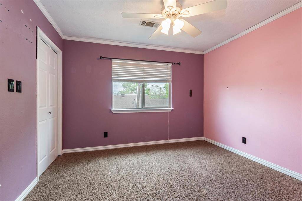 Secondary bedroom