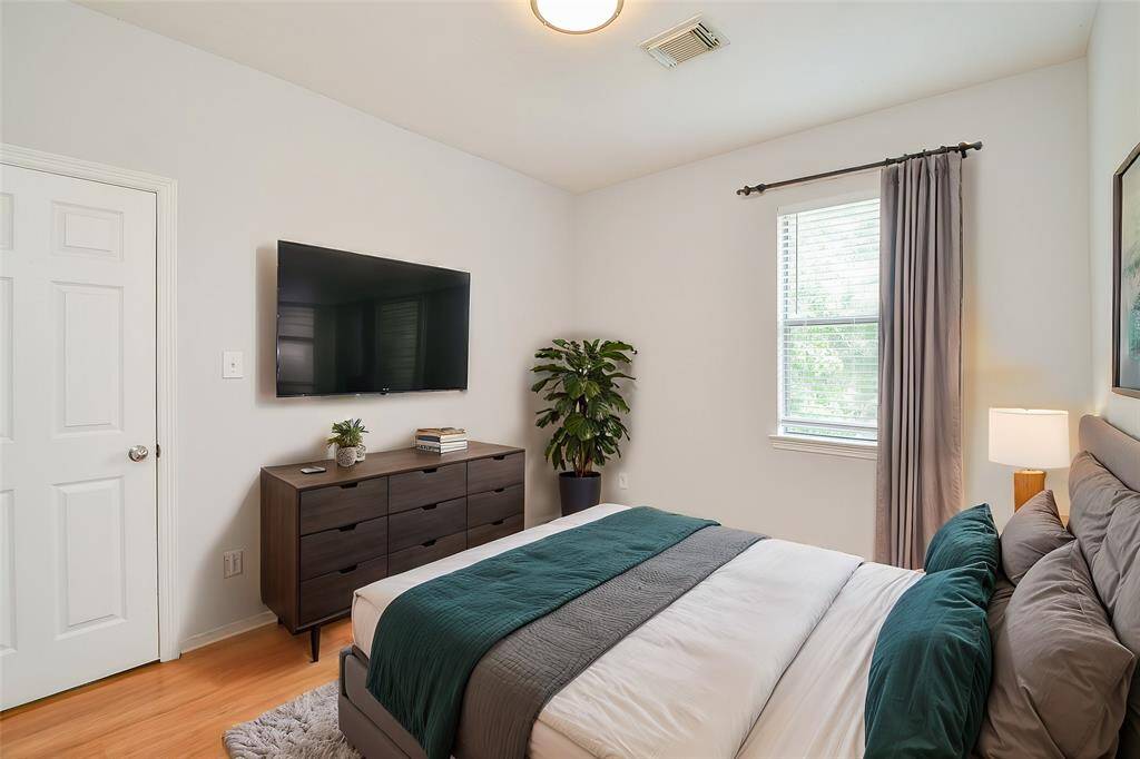 Upstairs secondary bedroom ( Virtue Staged )