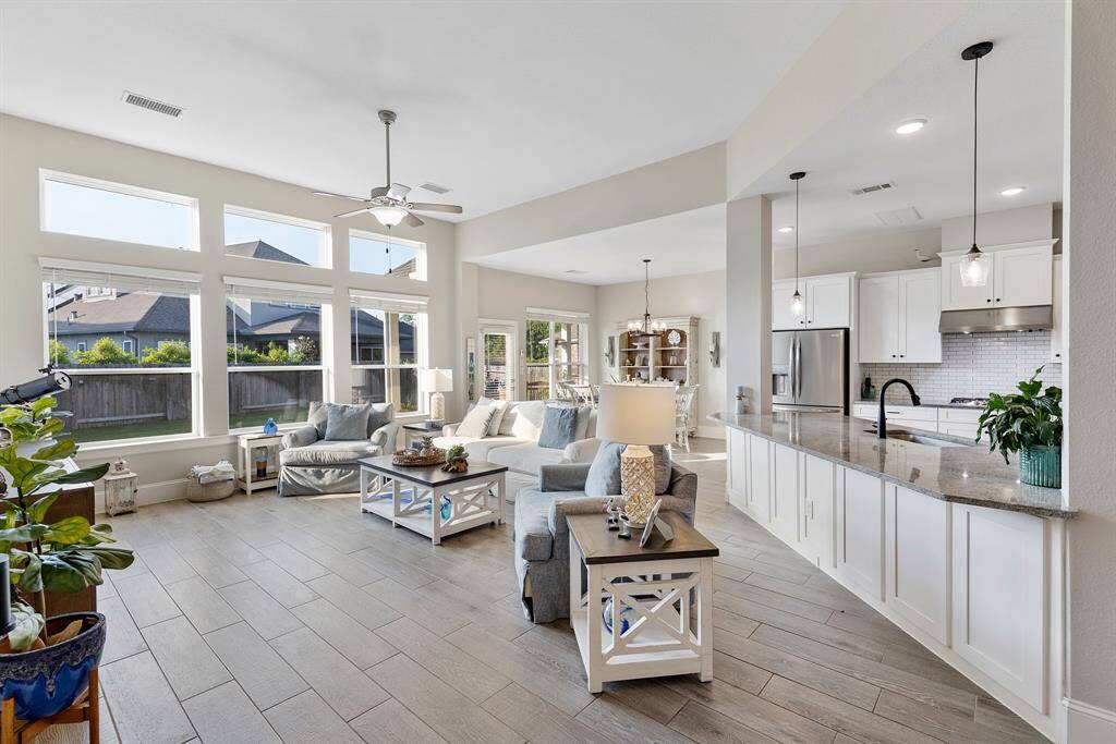 Open living area to kitchen