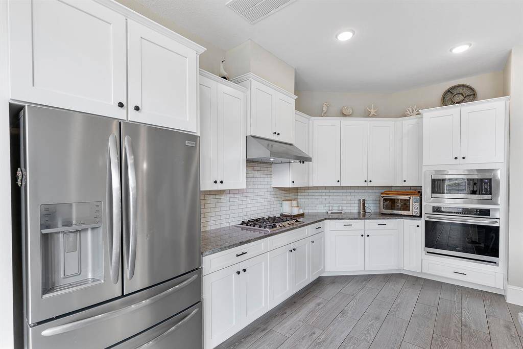 Tons of cabinet space