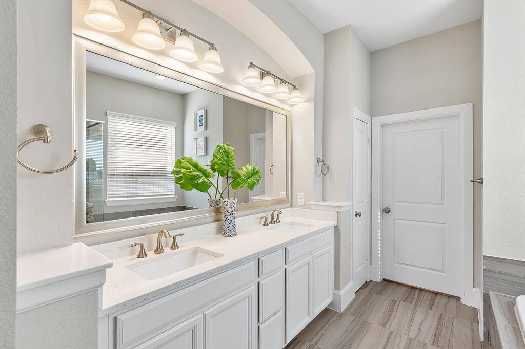 Huge ensuite