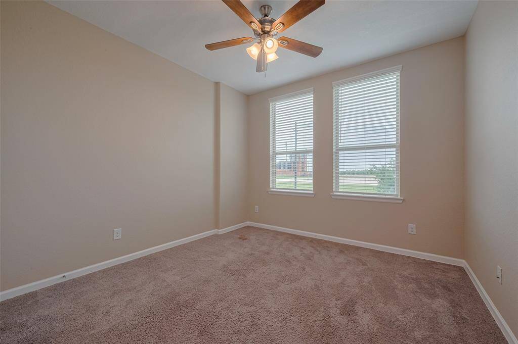 Secondary bedroom