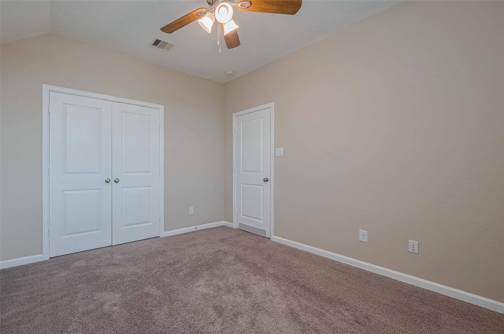 & all rooms come with ceiling fans