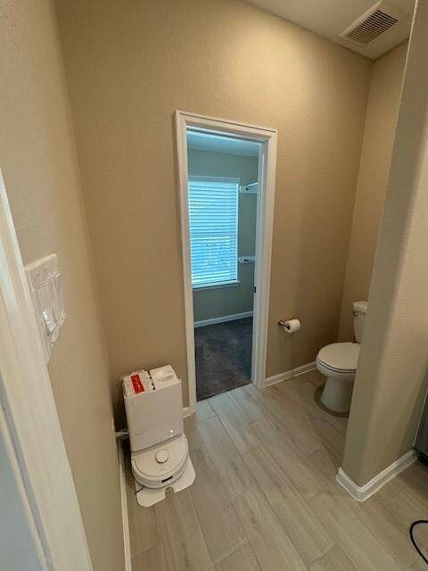 Note this townhome comes with 2 brand new robot vacuum cleaners ( one on each floor)