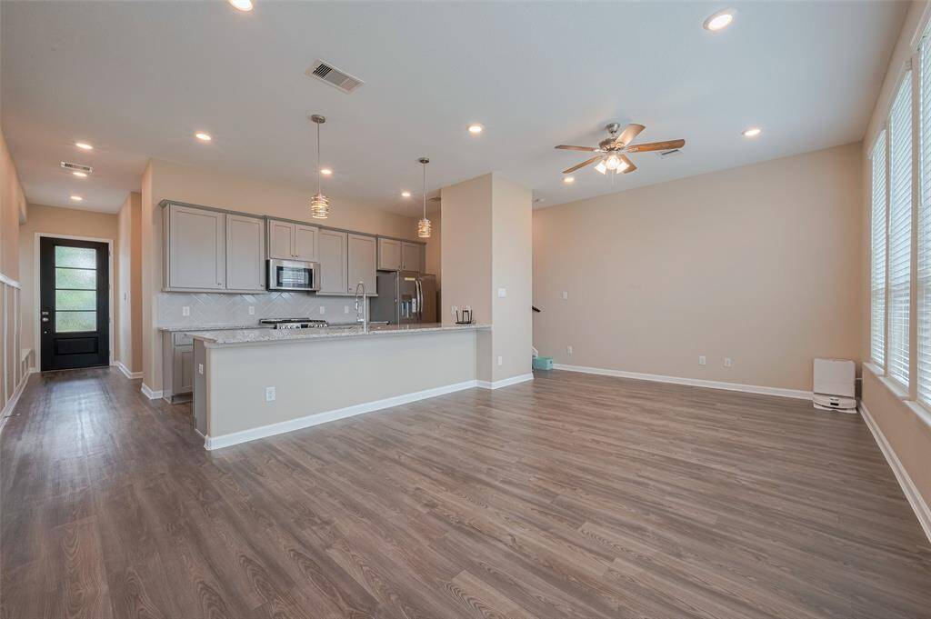 Open layout concept & great for entertainment