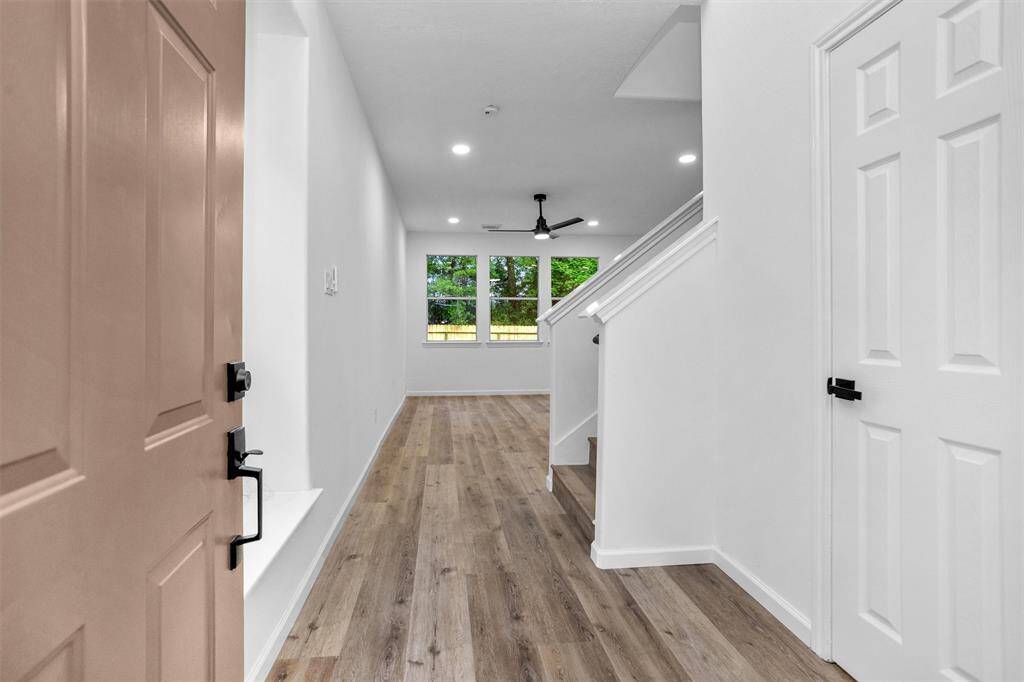 Welcome, vinyl plank flooring throughout!