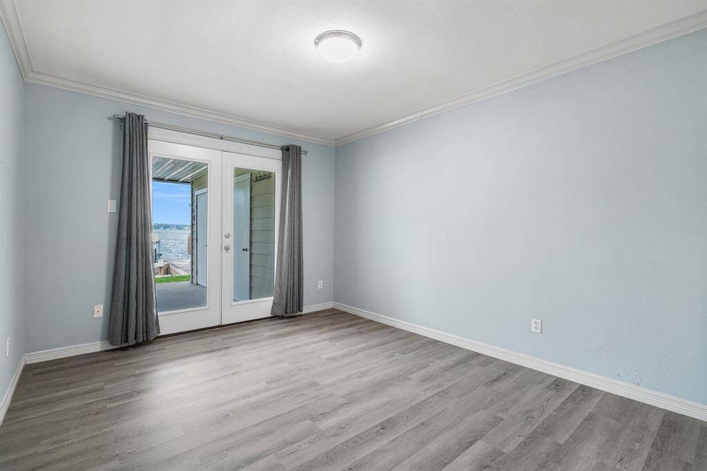 3rd Bedroom also has double doors out.l