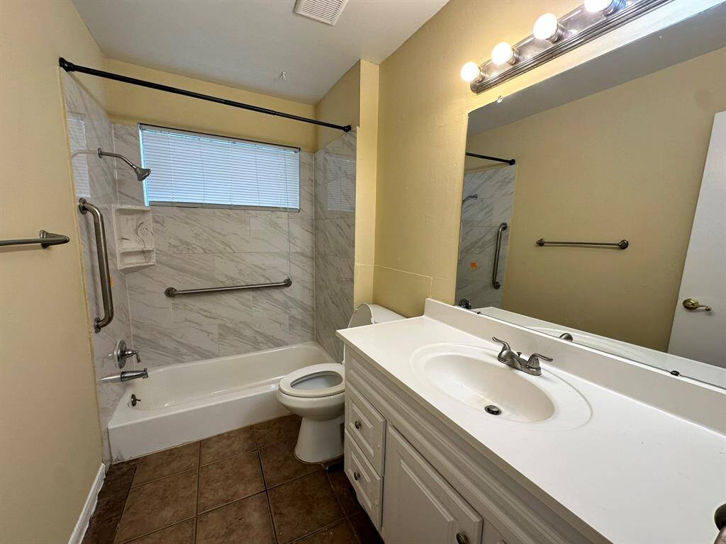2nd Bathroom