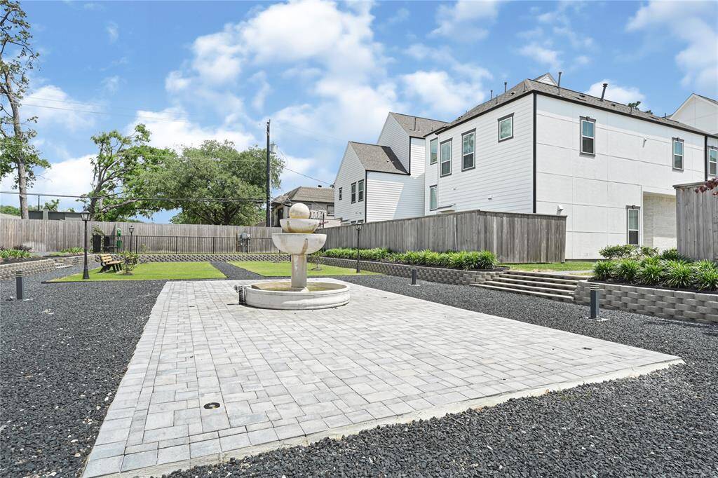 Located in a prime Houston location with easy access to highways, dining, and shopping.