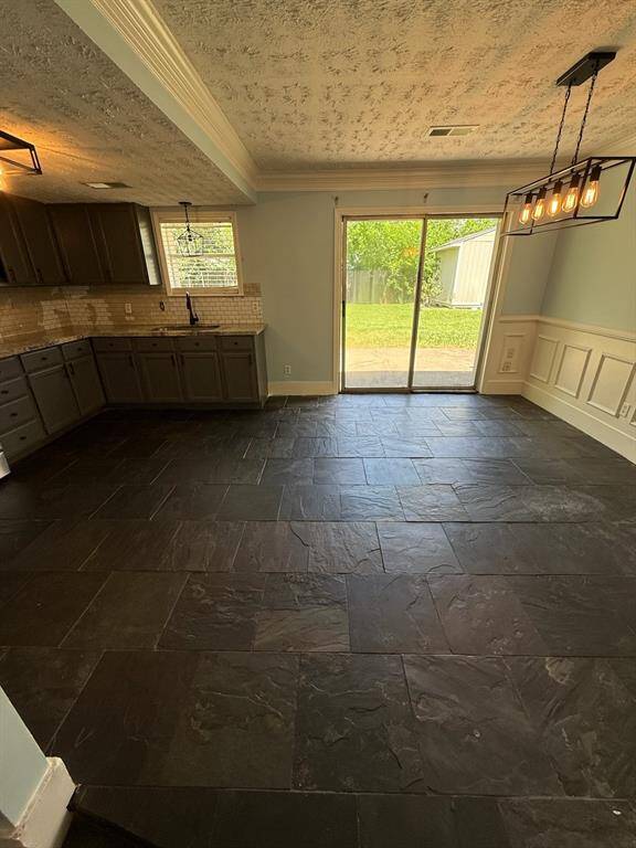 kitchen /Dinning Area