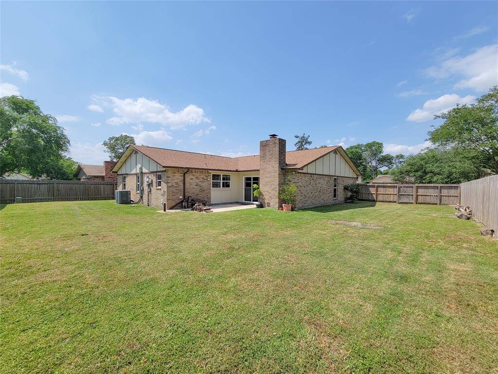 Oversized backyard!