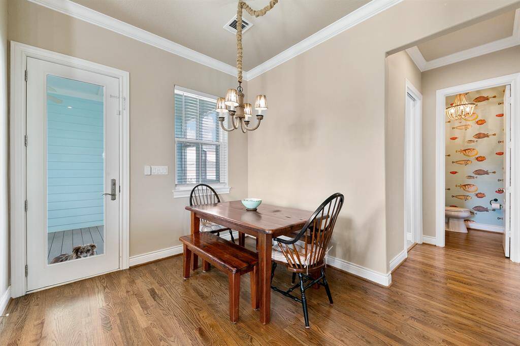 UTility room Washer Dryer included