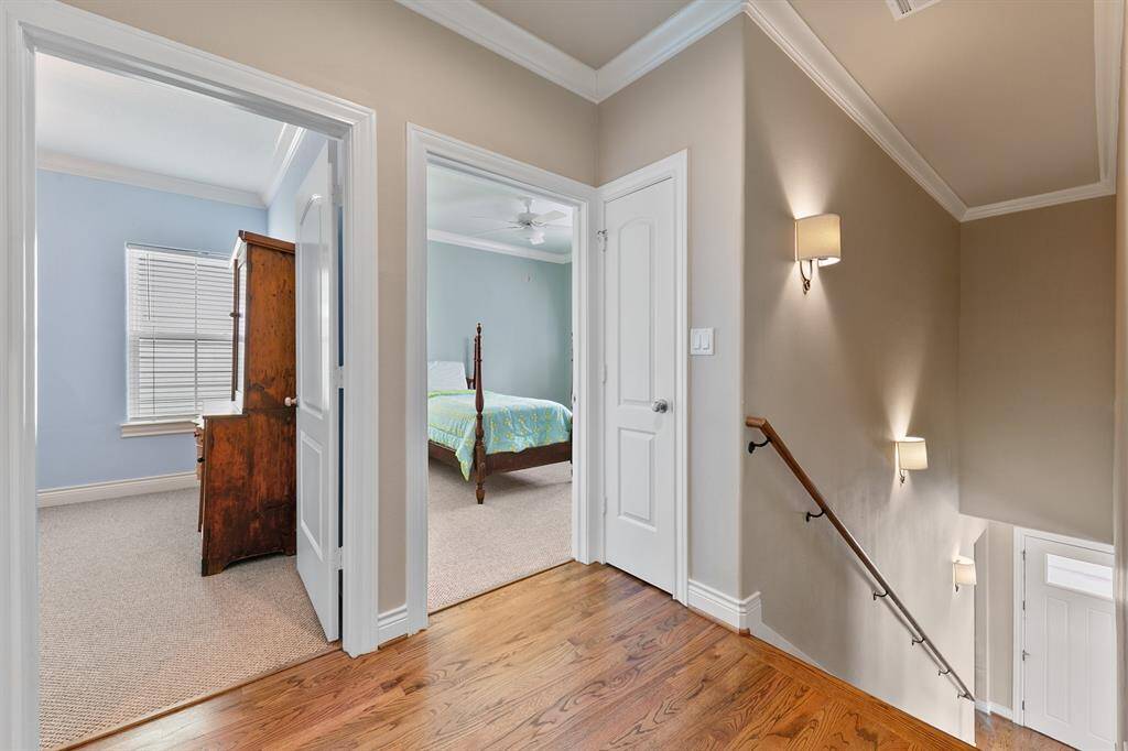 #4 Bedroom Vanity