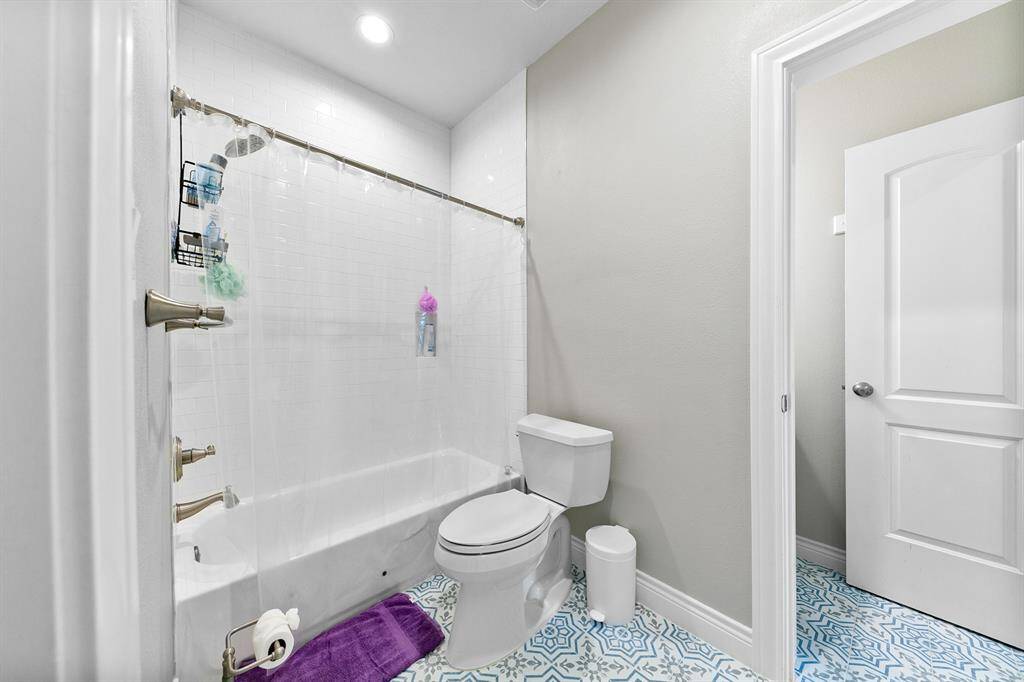 #4 Bedroom with Jack/Jill Bathroom & separte Vanity