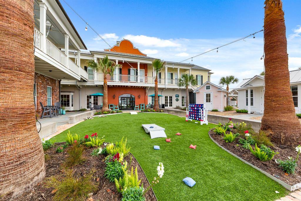 Pool & BBQ Area