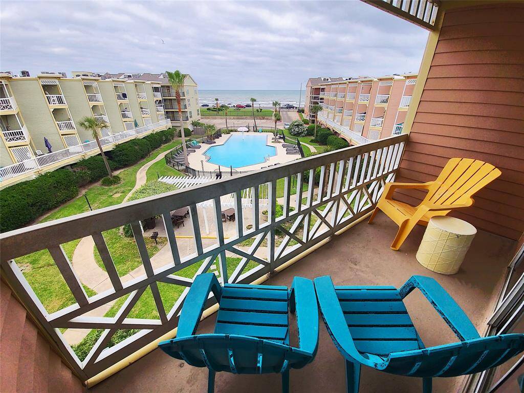 Epic views from this top floor abode in the quitest building at The VIctorian.