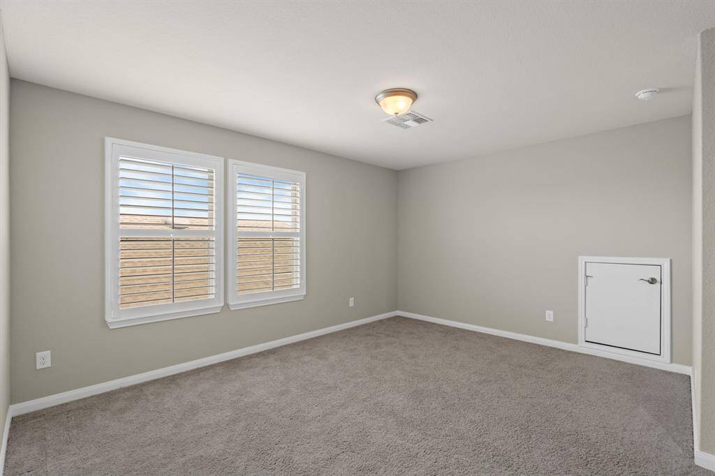 The versatile loft space can be used for grandchildren, an office, or even a pool table—endless possibilities to suit your needs.