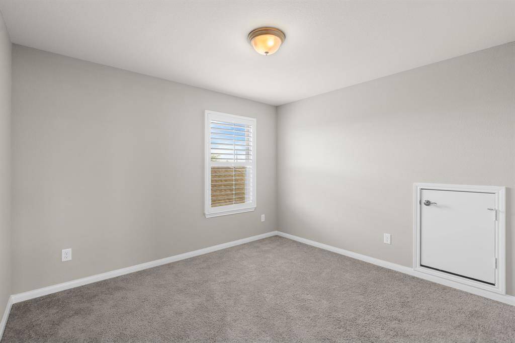 3rd bedroom upstairs