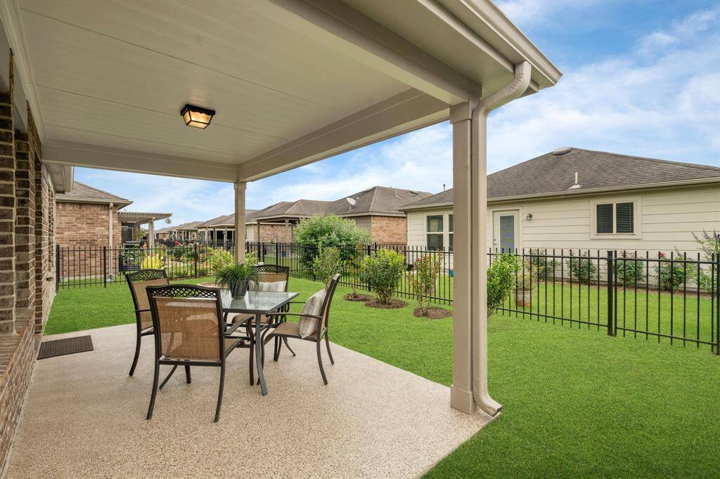 An epoxy finish has been added to the back porch, with an east-facing direction perfect for enjoying morning sunlight.