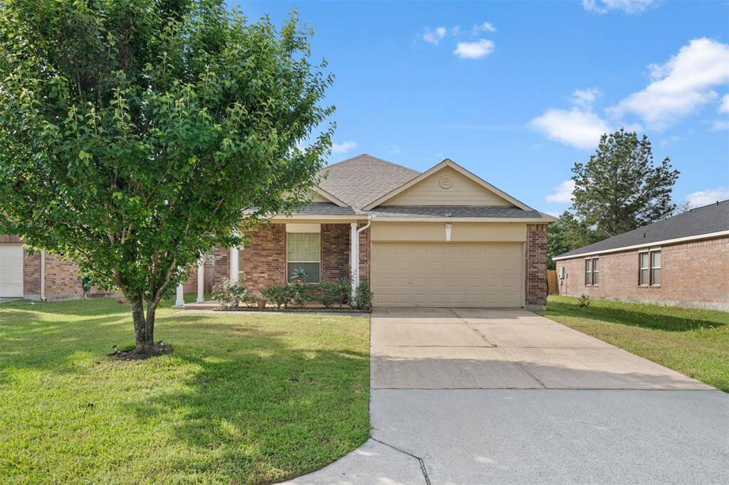 Located on a quite cul-de-sac, long driveway for extra parking for vistors