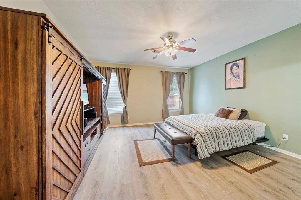 Large primary bedroom