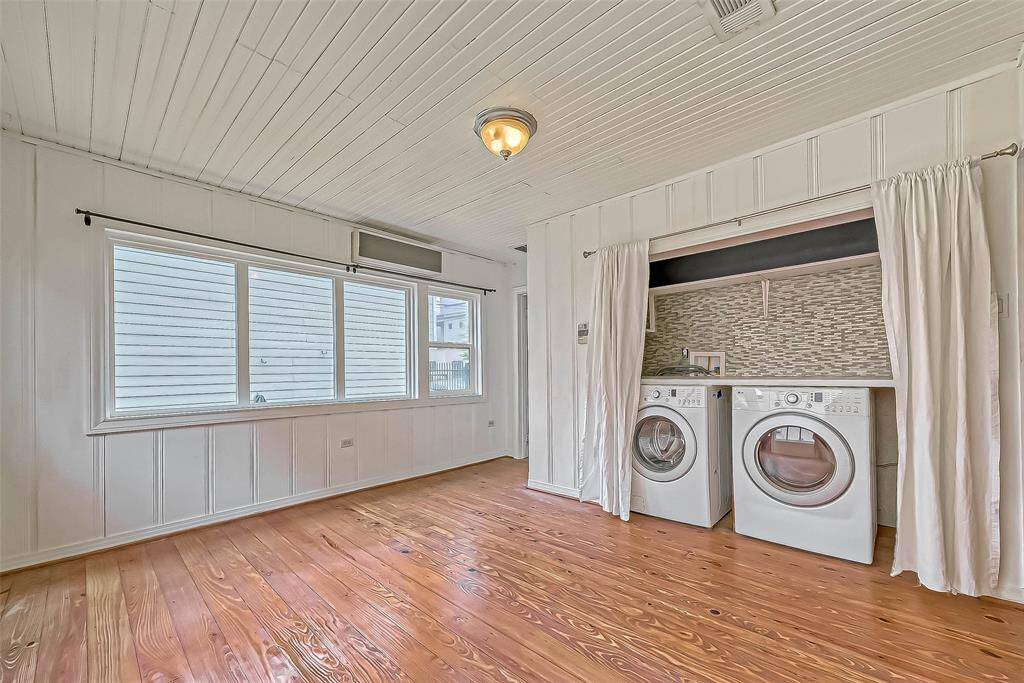 Washer and dryer is in the sunroom