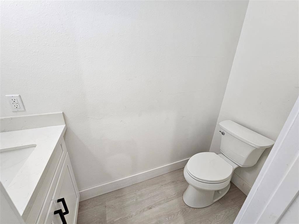Powder room.