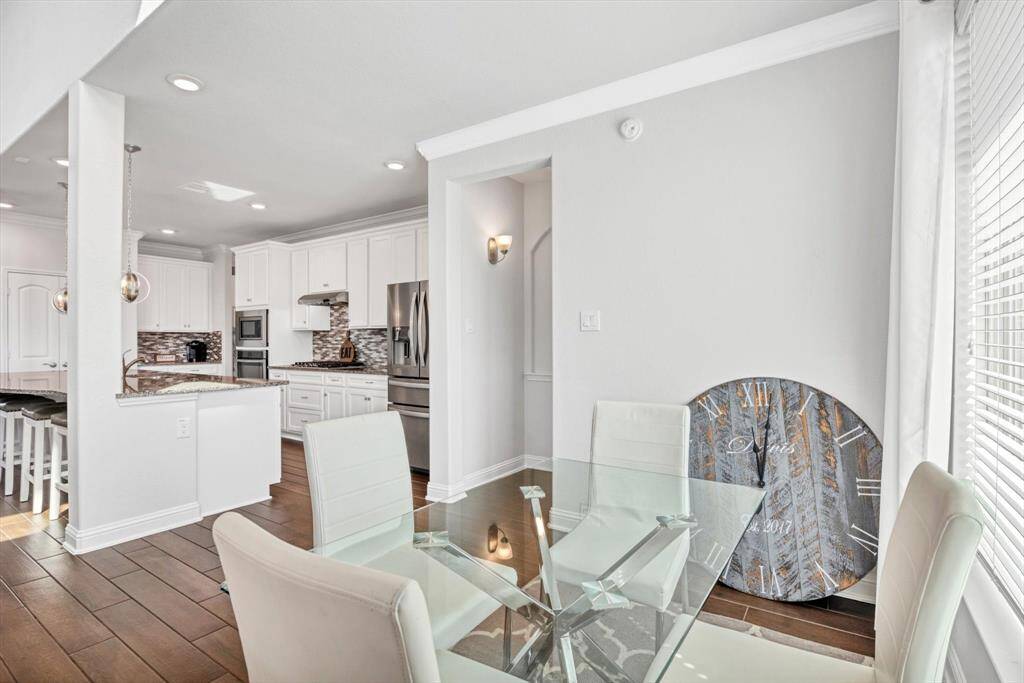 Dining room, open plan to kitchen.