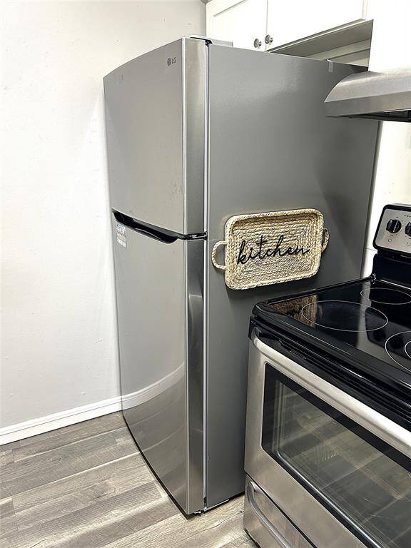 Kitchen-Refrigerator