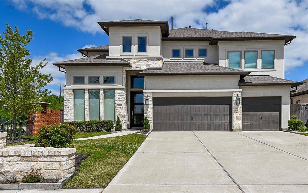 Experience the perfect blend of modern charm and sophistication with this beautifully appointed Perry Home, offering a lifestyle of comfort and convenience in every detail.