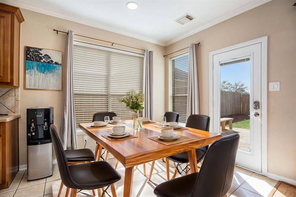 Breakfast Nook