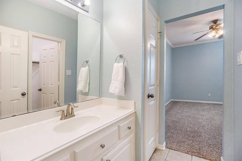 Upstairs Jack and Jill Bath