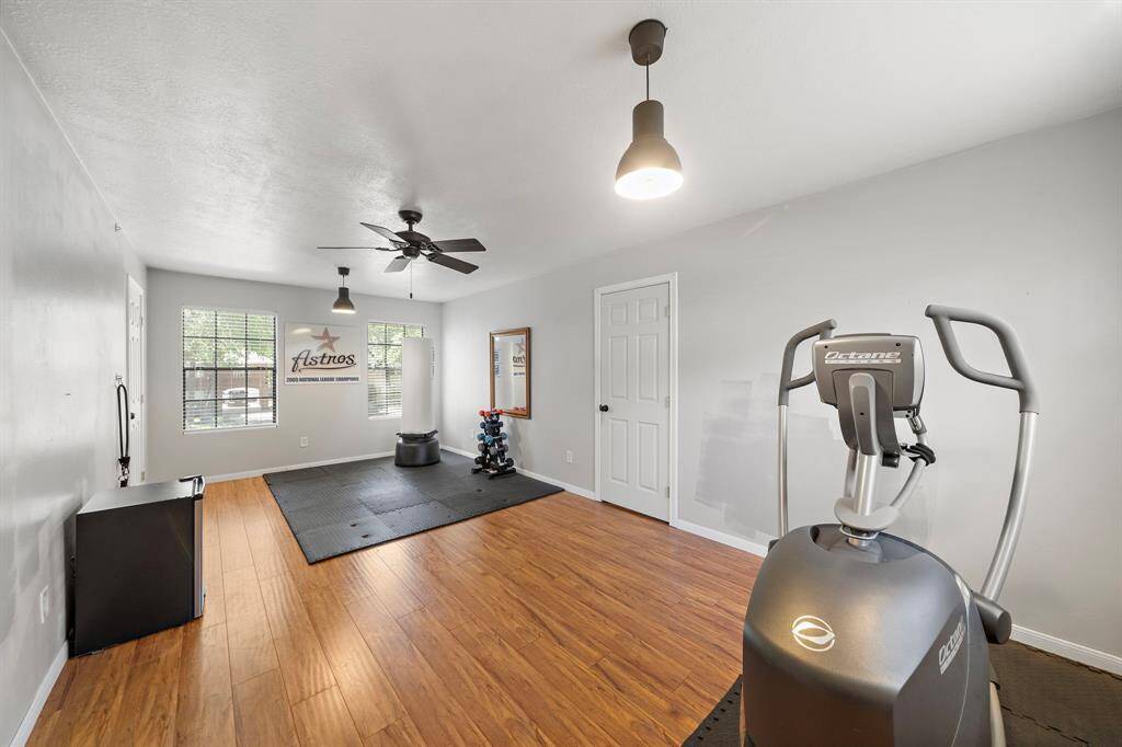 Flex room above garage