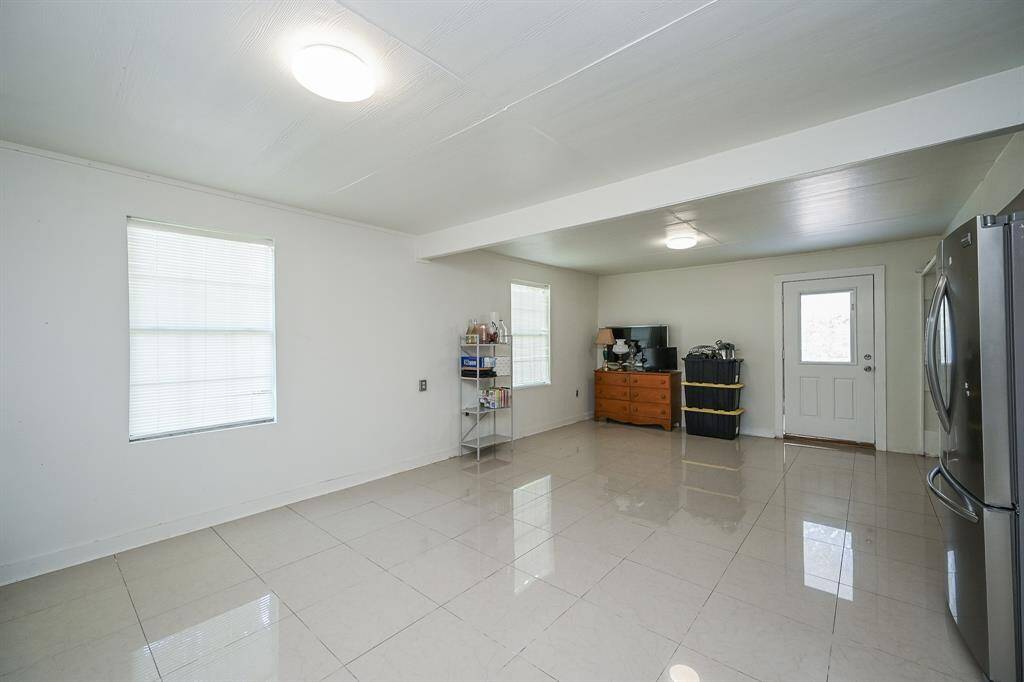Another view of Extra room