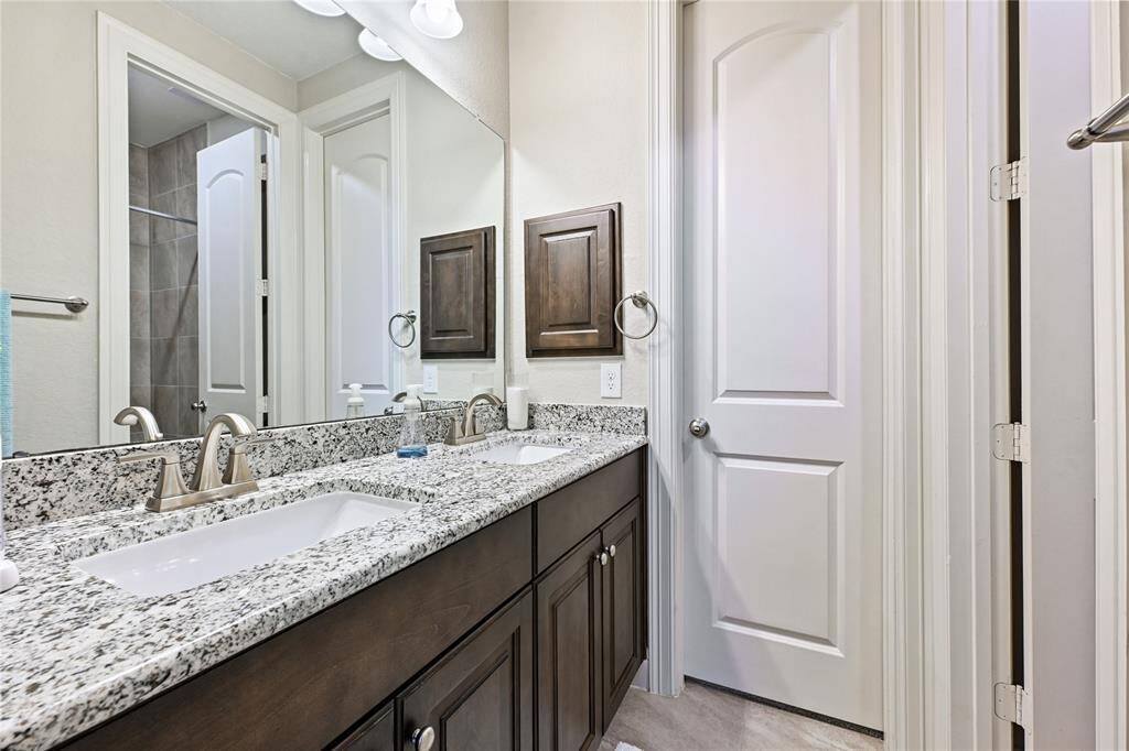 Jack & Jill style bathroom