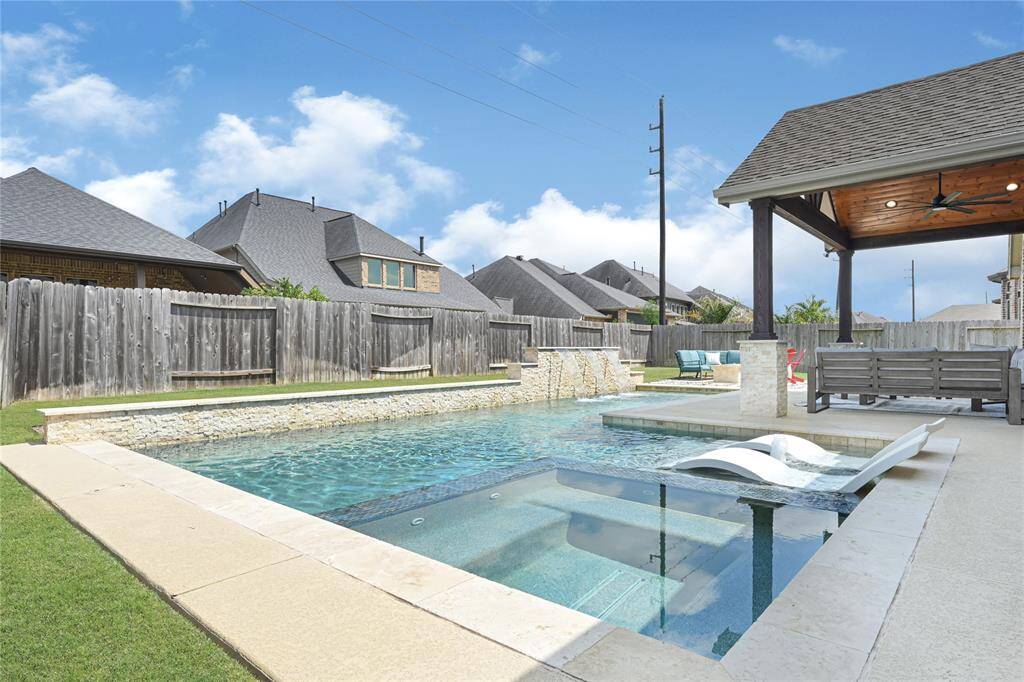 10,500 (approx) gallon pool.
