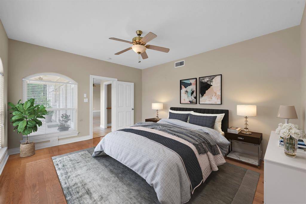 Secondary bedroom with full bathroom attached
