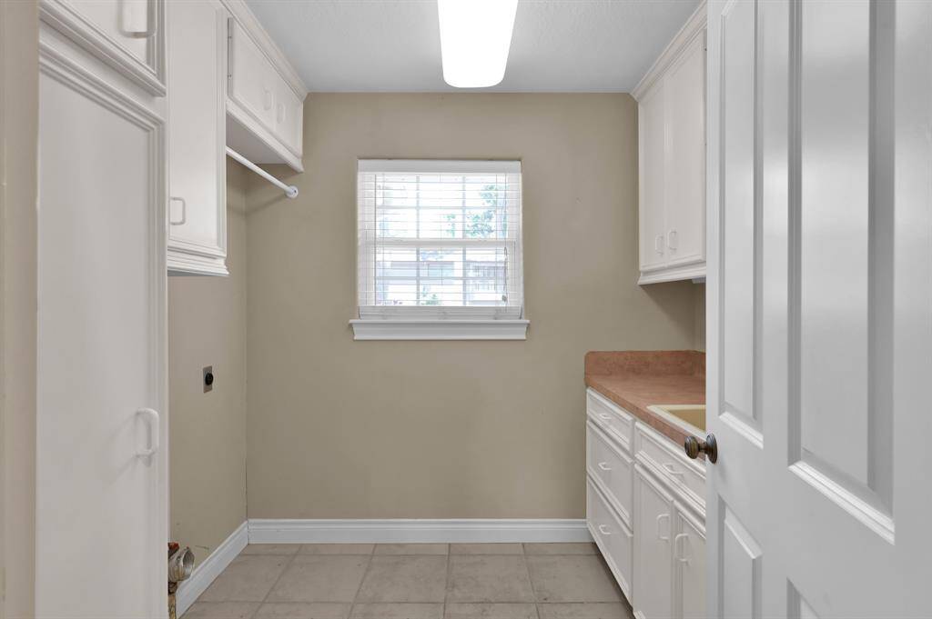 Spacious utility room