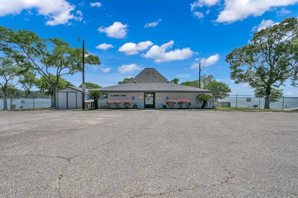 The neighborhood features a club house, pool, boat launch and more