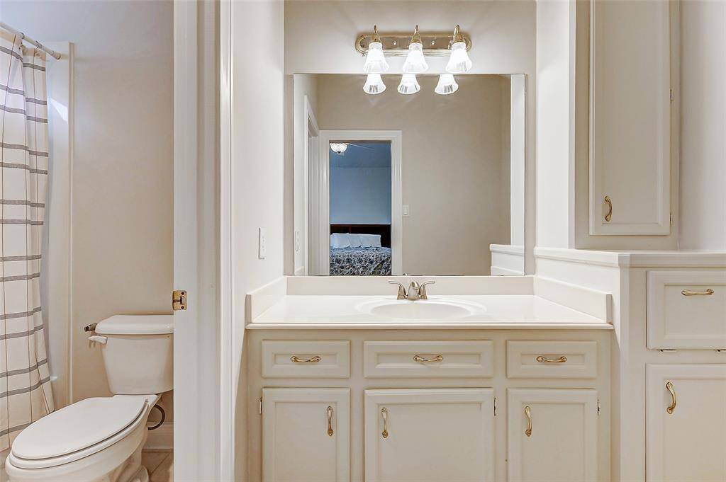 en-suite bedroom 1 bath