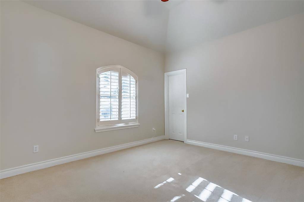 Bedroom 2 (2nd floor)