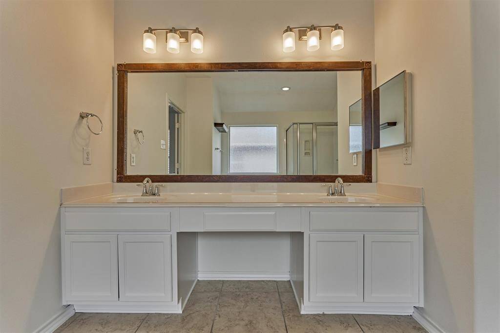 2nd Bathroom