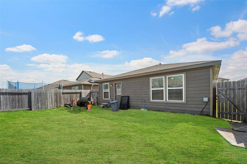 Garden perfect for outdoor activities, BBQ