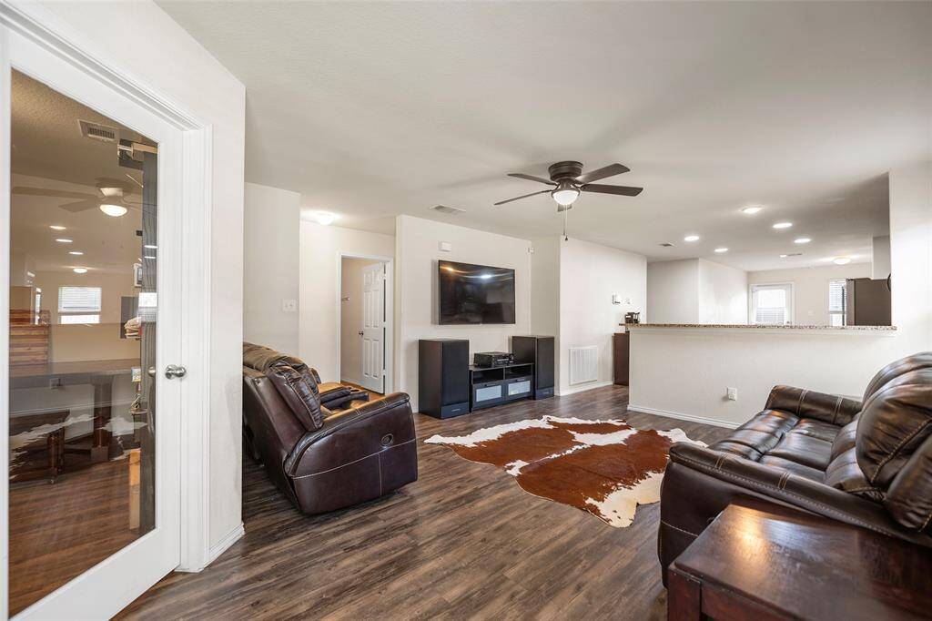 Open living Concept, with an home office