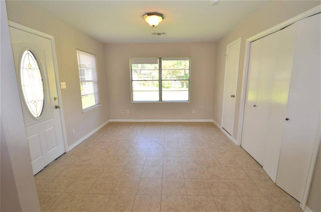 Great additional room that could be use as a game room, study, office or exercise room features lots of natural light.